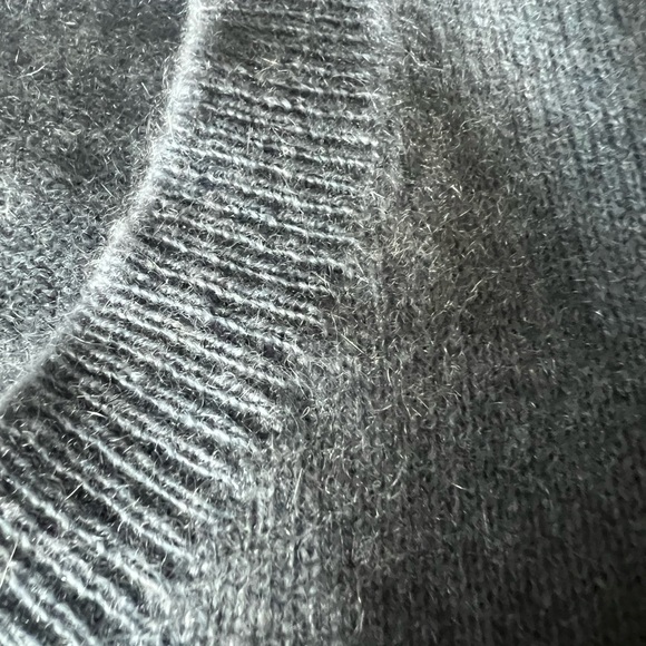 Men’s Saks Fifth Ave. Blue Ombre Cashmere Crewneck Sweater Size: XL  MSRP: $275 - Picture 6 of 6